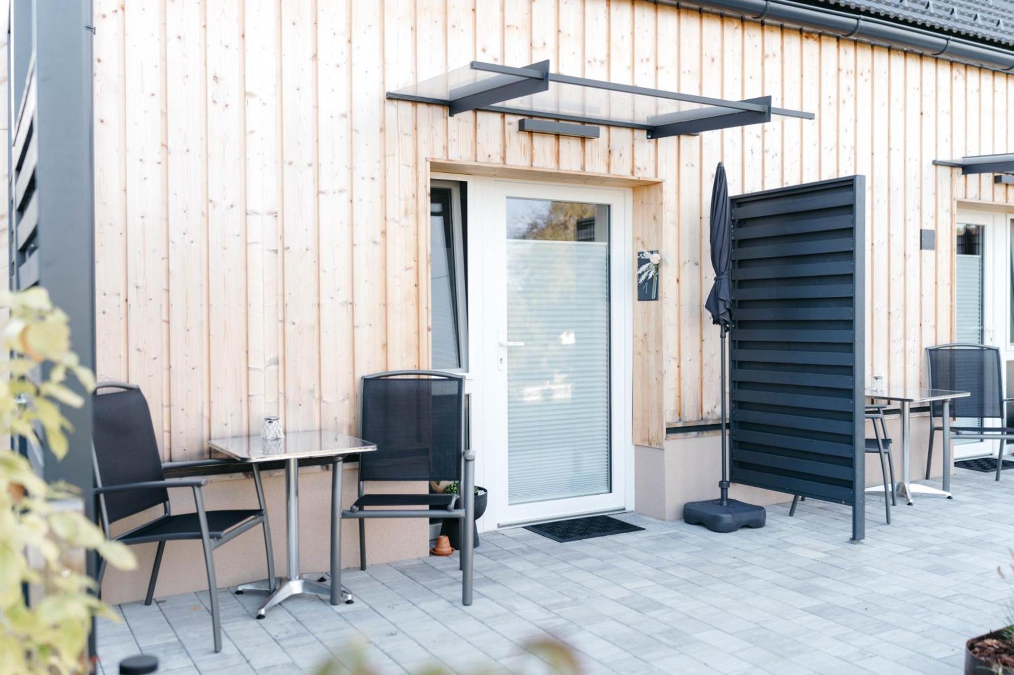 Pension Blumenwiese - Mitten Im Thermenland Burgau Exterior photo