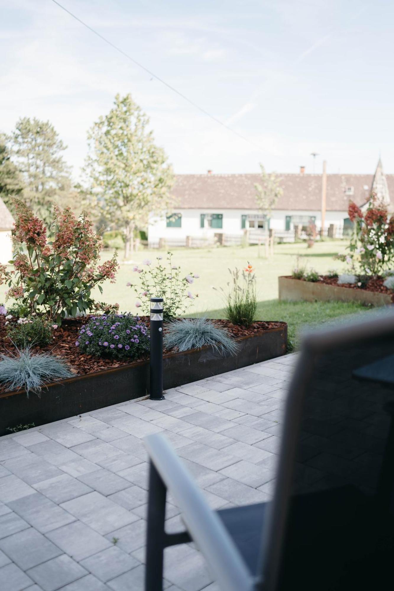 Pension Blumenwiese - Mitten Im Thermenland Burgau Exterior photo